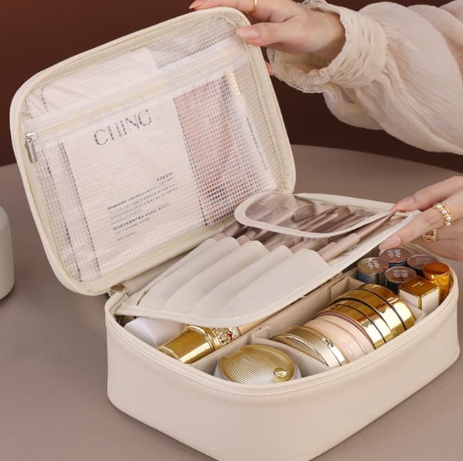 上品シンプル収納メイクボックス