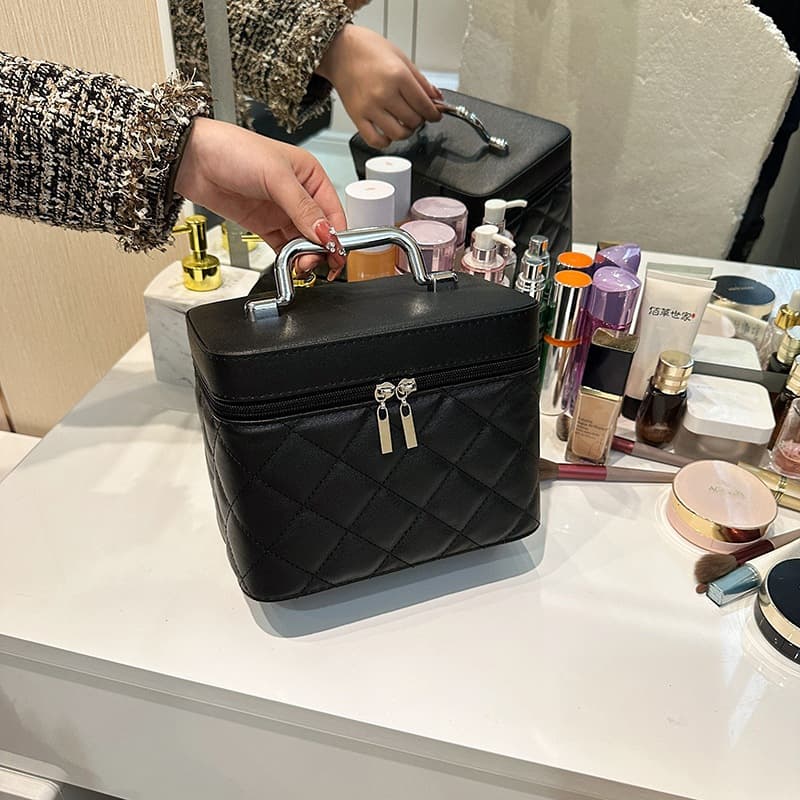 キルティングメイクボックス 上品手提げ
